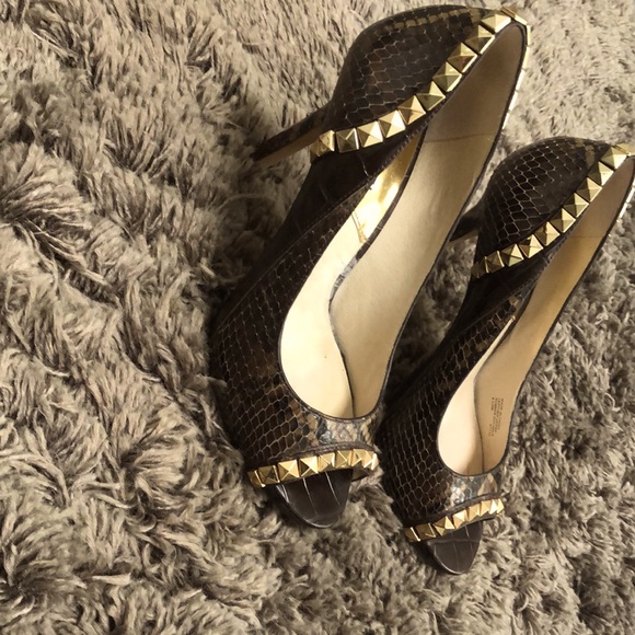 Michael Kors Studded Pumps. Size 6.5 - Picture 1 of 11